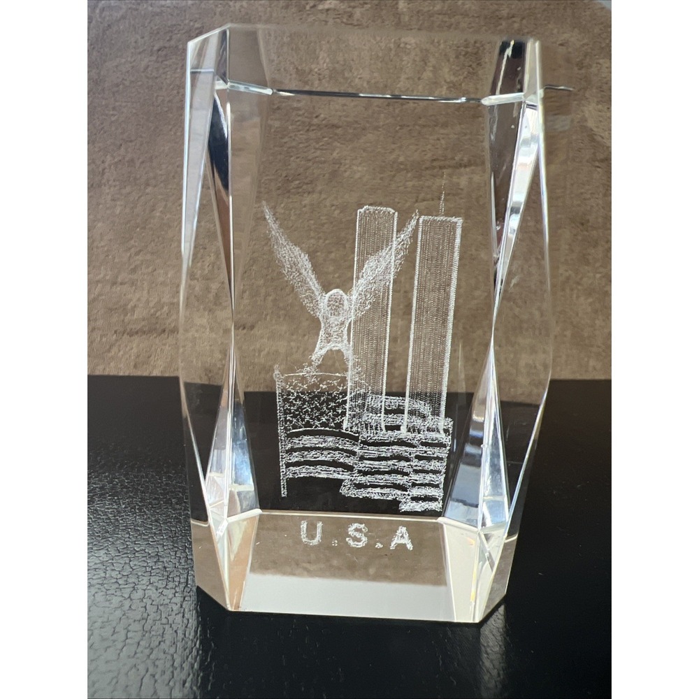 USA Twin Towers Eagle Flag Paperweight 3D Laser Etched Glass Cube